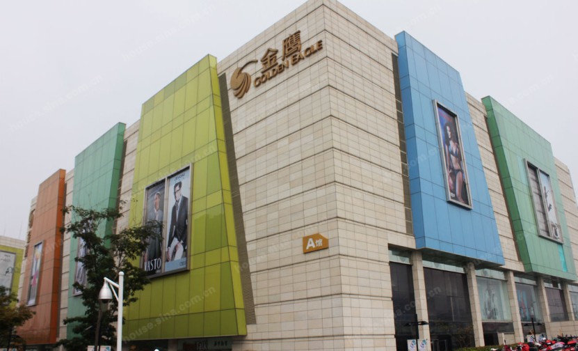 龙里金鹰奥莱城